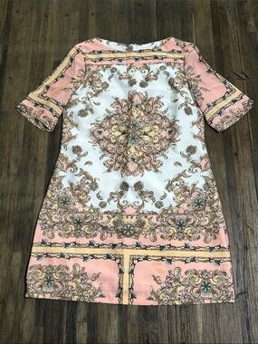 🫶💐Scarlett Pink and White Baroque Print Shift Dress